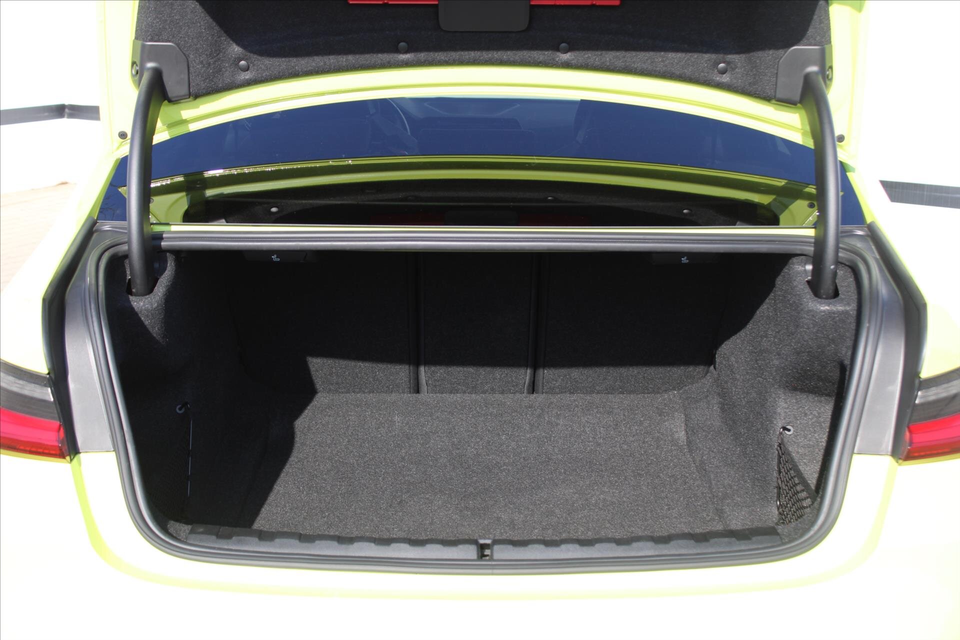 BMW M3 Sedan / Limuzína 3,0 l 375 kw