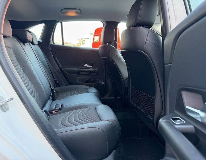 Mercedes-Benz GLA SUV / Terénní 2,0 l 140 kw