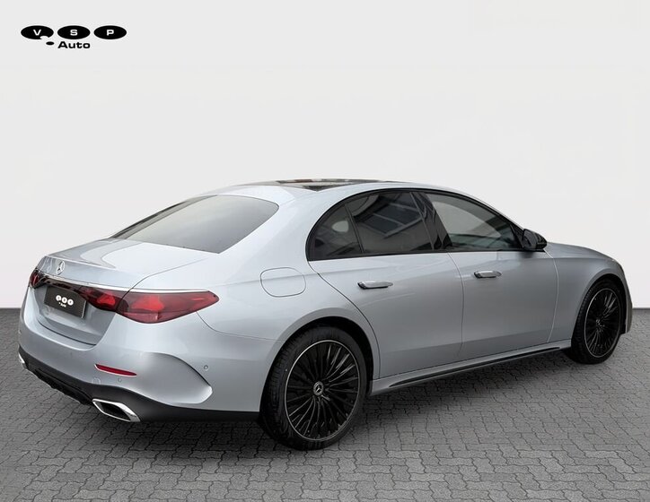 Mercedes-Benz Třídy E Sedan 2,0 l 145 kw