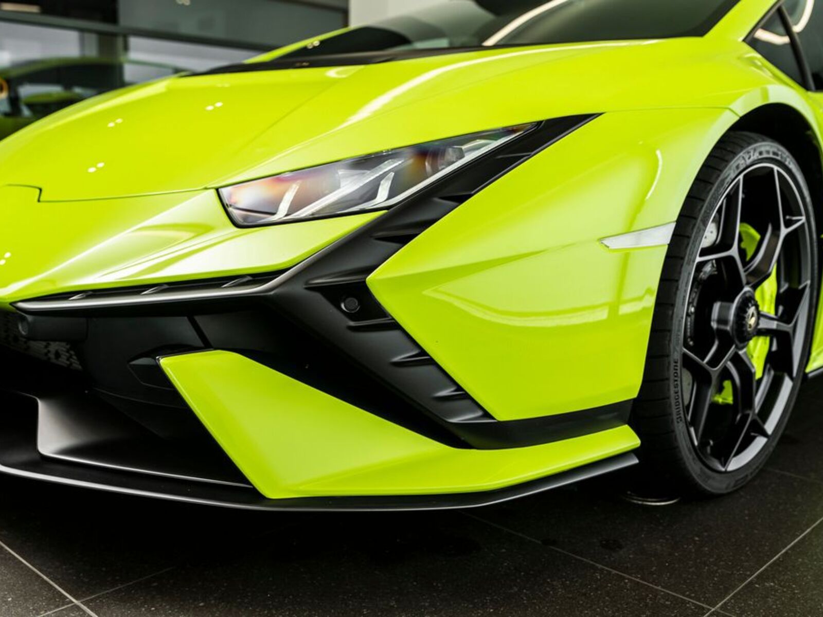 Lamborghini Huracán 12