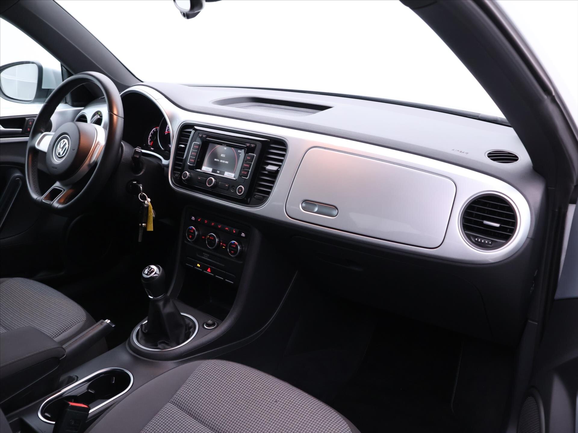 Volkswagen Beetle Hatchback 1,2 l 77 kw