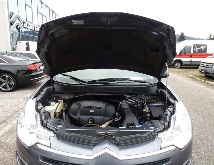 Citroën C-Crosser SUV 2,2 l 115 kw