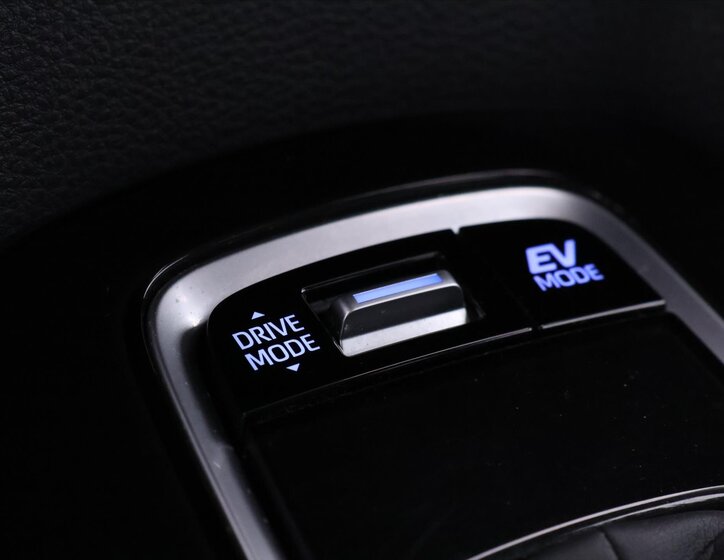 Toyota Corolla Sedan / Limuzína 1,8 l 90 kw