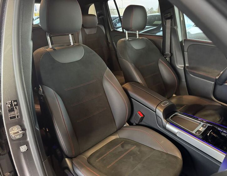 Mercedes-Benz GLB 12