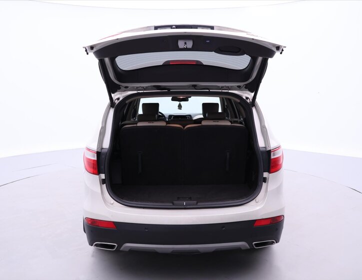 Hyundai Grand Santa Fe 9