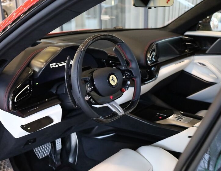 Ferrari Ostatní SUV / Terénní 6,5 l 533 kw