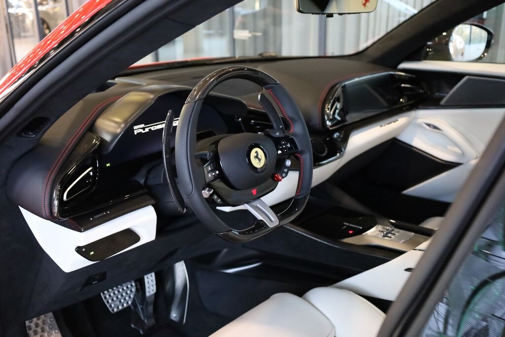 Ferrari Ostatní SUV / Terénní 6,5 l 533 kw