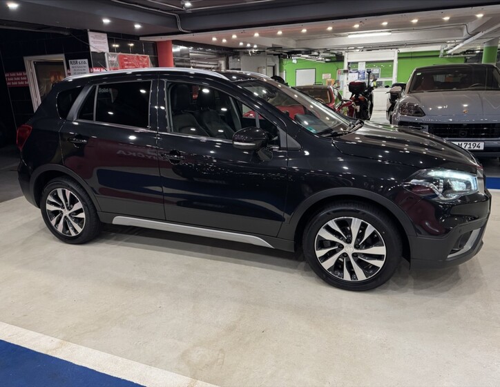 Suzuki SX4 S-Cross 9