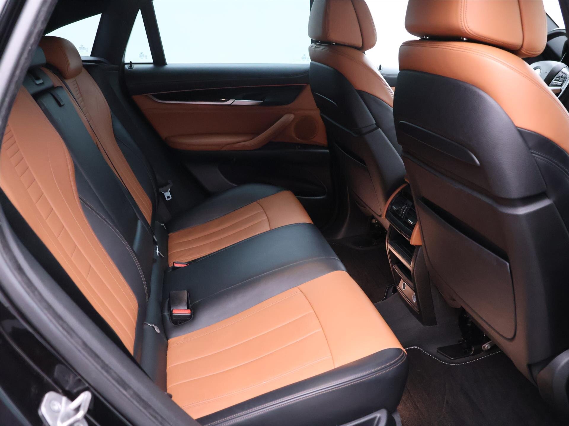 BMW X6 SUV / Terénní 3,0 l 230 kw