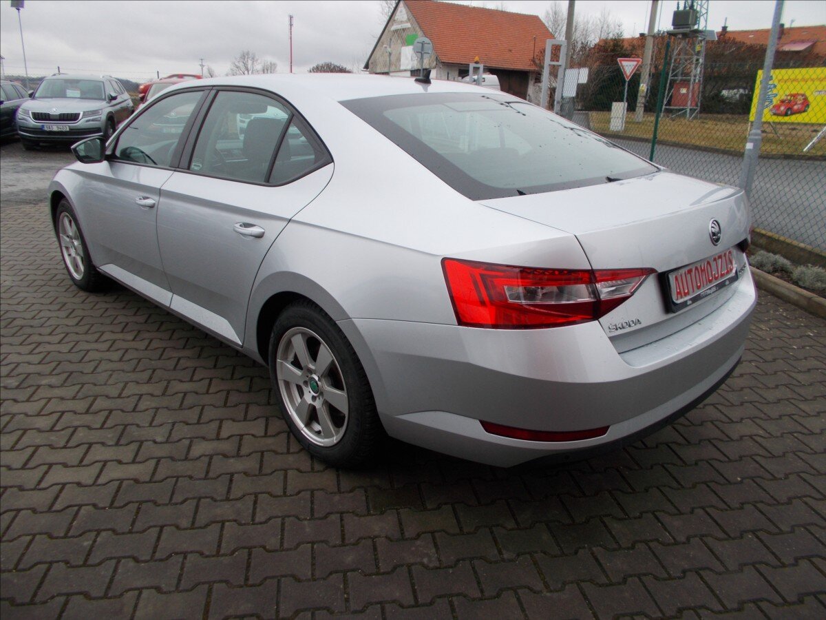 Škoda Superb Sedan / Limuzína 2,0 l 110 kw