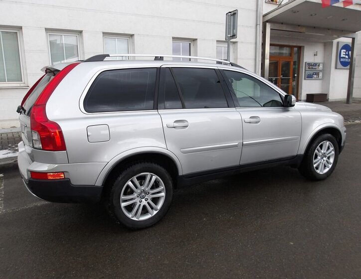 Volvo XC90 SUV 2,4 l 136 kw