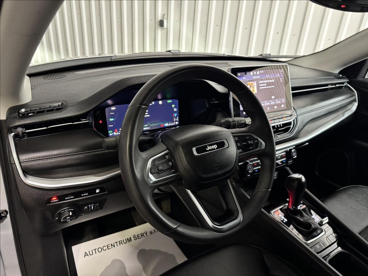 Jeep Compass SUV / Terénní 1,3 l 140 kw