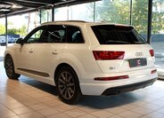 Audi Q7 4