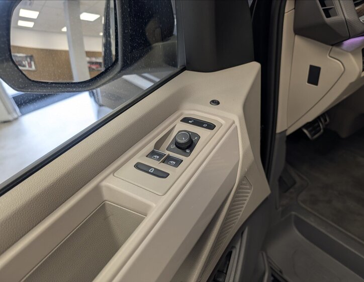 Volkswagen Multivan VAN / Minibus 0,0 180 kw