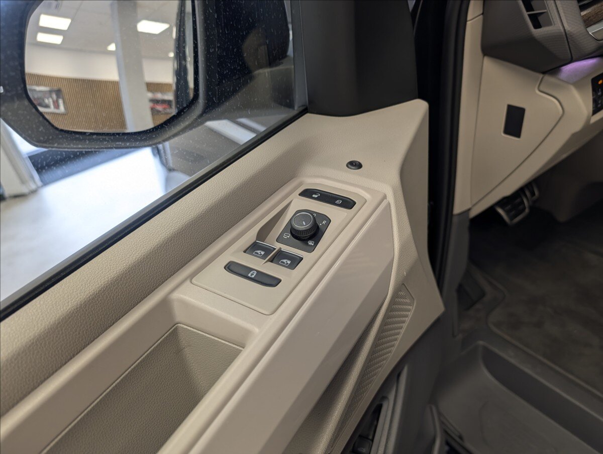 Volkswagen Multivan VAN / Minibus 0,0 180 kw