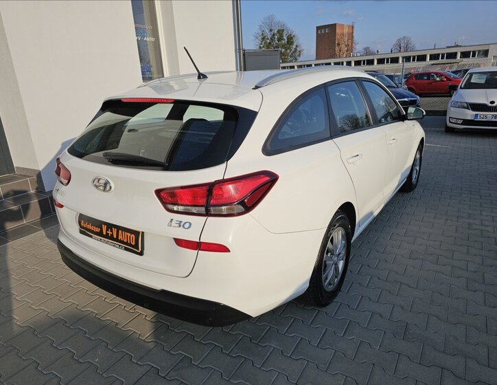 Hyundai i30 Kombi 1,6 l 81 kw
