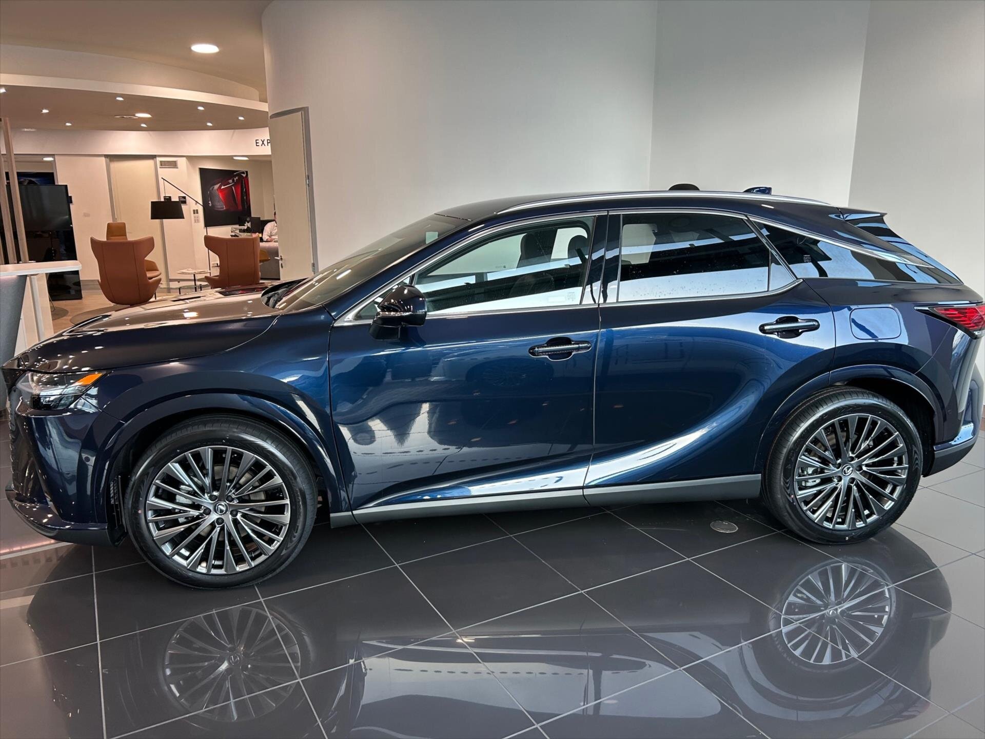 Lexus RX 450h+ SUV / Terénní 2,5 l 227 kw