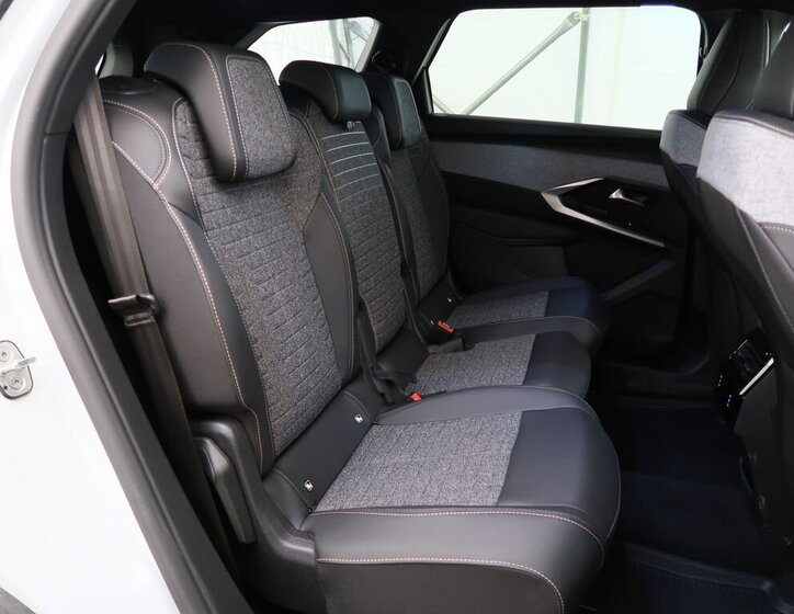 Peugeot 5008 SUV / Terénní 1,2 l 100 kw