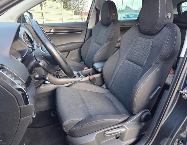 Škoda Karoq SUV 1,5 l 110 kw