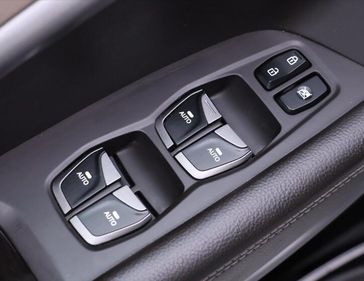 Hyundai Grand Santa Fe 18