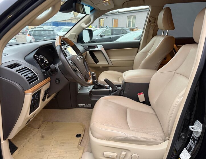 Toyota Land Cruiser 8