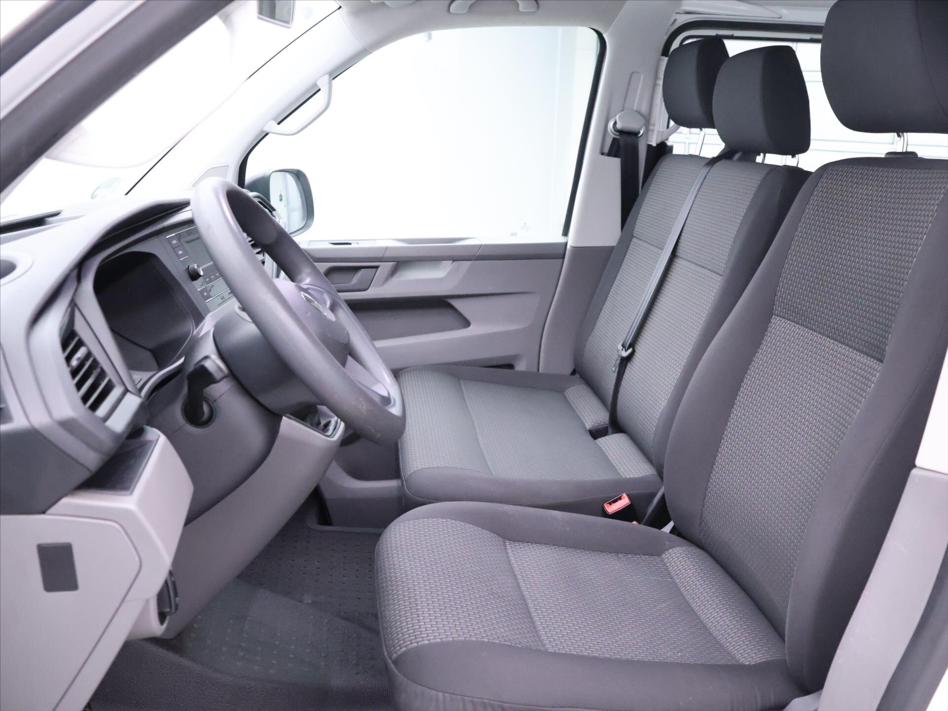 Volkswagen Transporter Kombi 2,0 l 81 kw