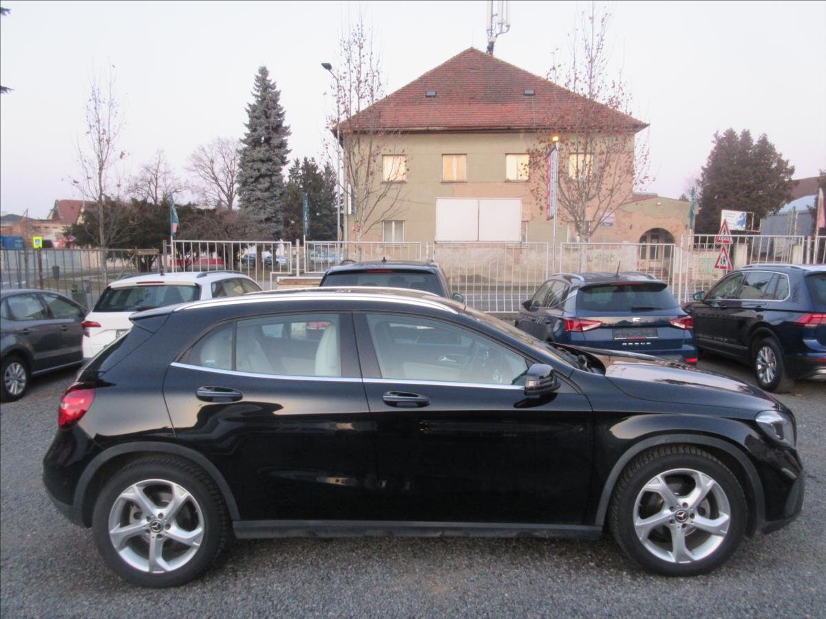 Mercedes-Benz GLA SUV 1,6 l 115 kw