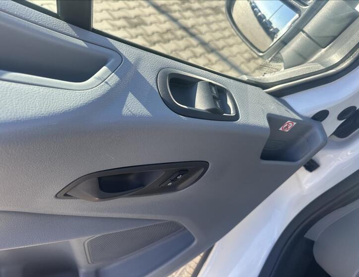 Ford Transit 11
