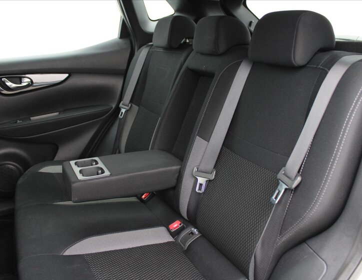 Nissan Qashqai SUV 1,2 l 85 kw