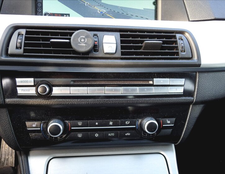 BMW Řada 5 Sedan 3,0 l 180 kw