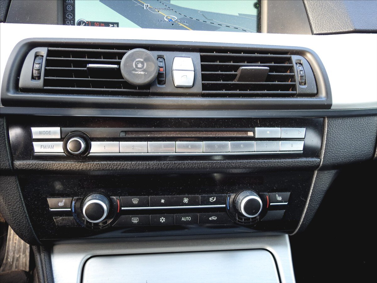 BMW Řada 5 Sedan 3,0 l 180 kw