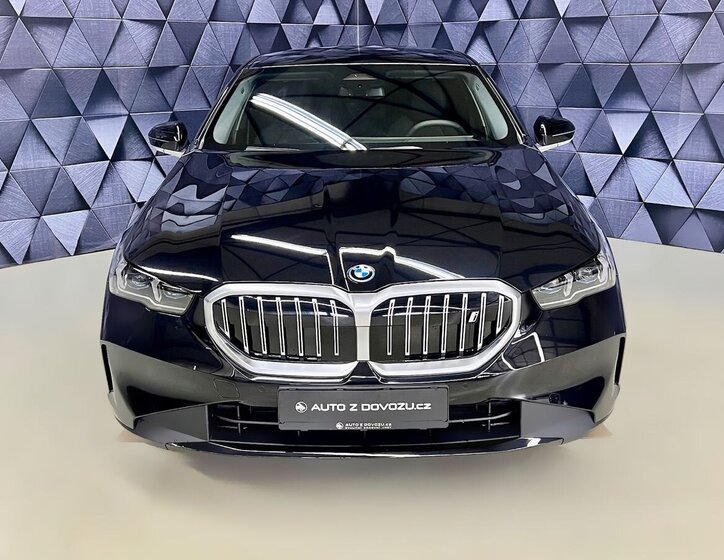 BMW Ostatní Sedan / Limuzína 0,0 290 kw