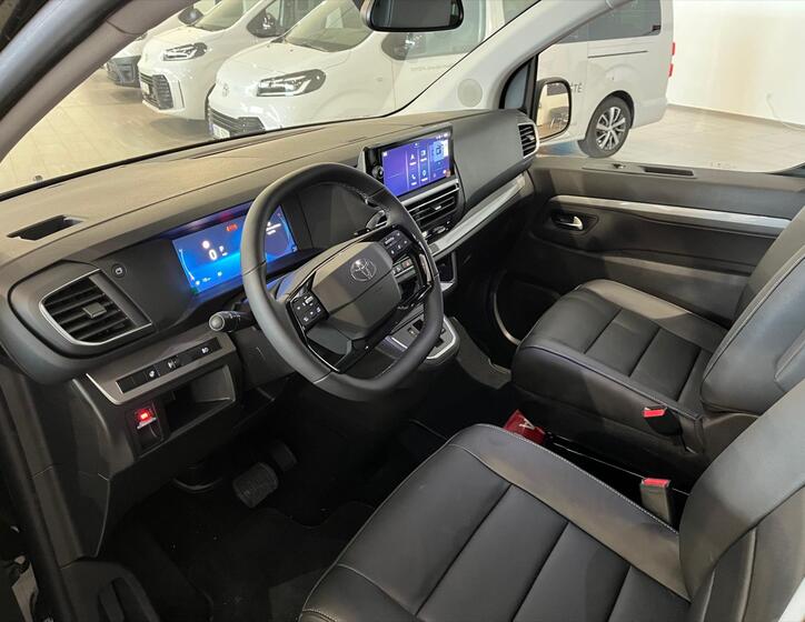 Toyota ProAce Verso 8