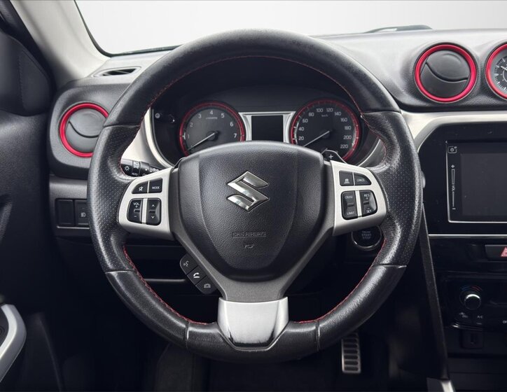 Suzuki Vitara SUV 1,4 l 103 kw