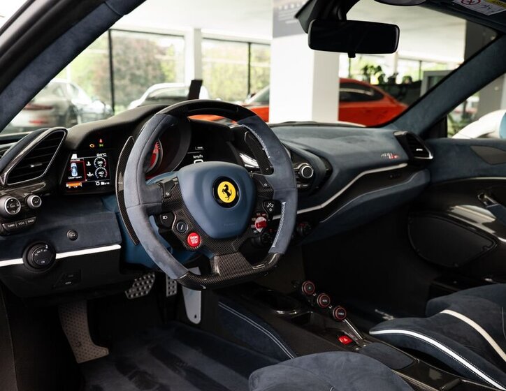 Ferrari 488 Kupé 3,9 l 530 kw
