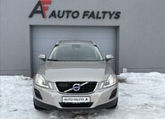 Volvo XC60 SUV 2,4 l 120 kw