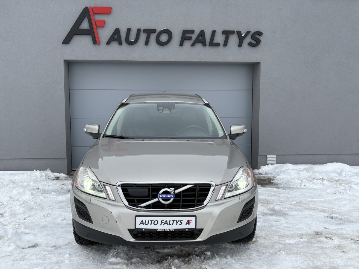 Volvo XC60 SUV 2,4 l 120 kw