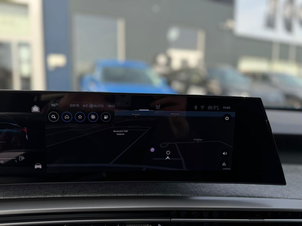 Peugeot 3008 SUV / Terénní 1,2 l 107 kw