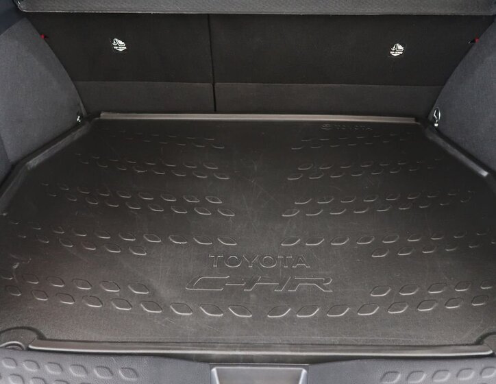 Toyota C-HR SUV 2,0 l 112 kw