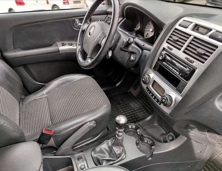 KIA Sportage SUV / Terénní 2,0 l 103 kw