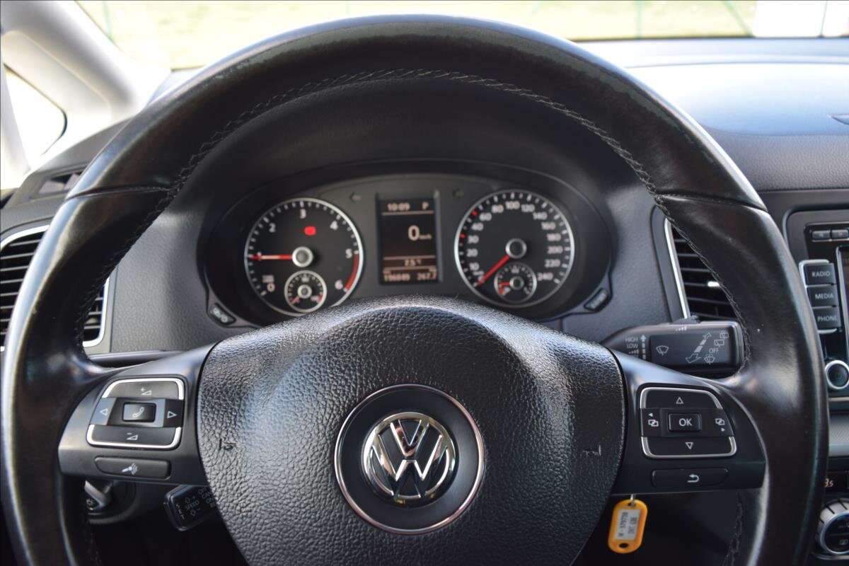 Volkswagen Sharan MPV 2,0 l 103 kw