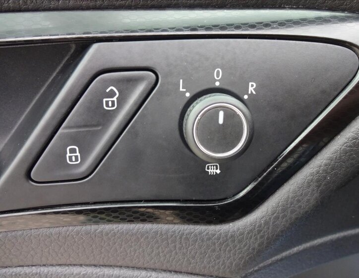 Volkswagen Golf Kombi 1,6 l 77 kw