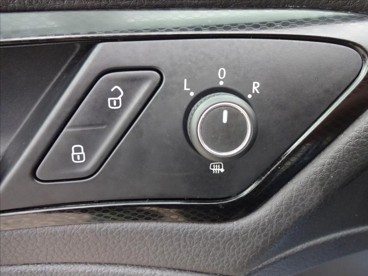 Volkswagen Golf Kombi 1,6 l 77 kw