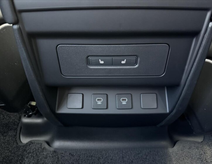 Land Rover Defender 30