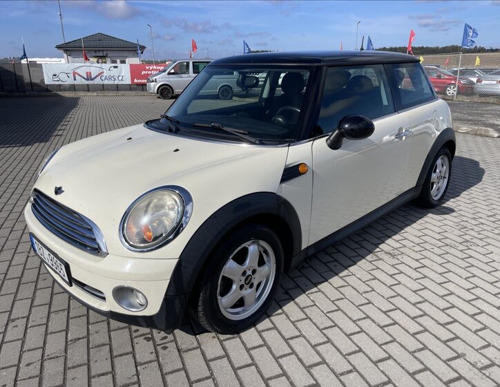 Mini Cooper Hatchback 1,6 l 88 kw