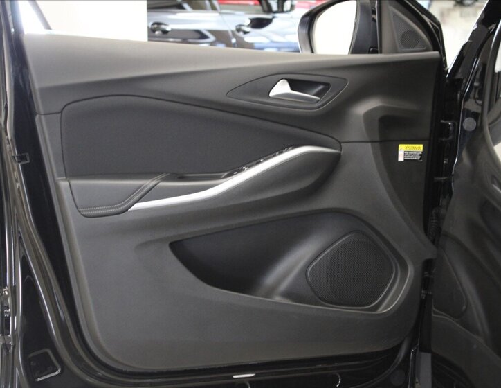 Opel Grandland X SUV / Terénní 1,2 l 96 kw