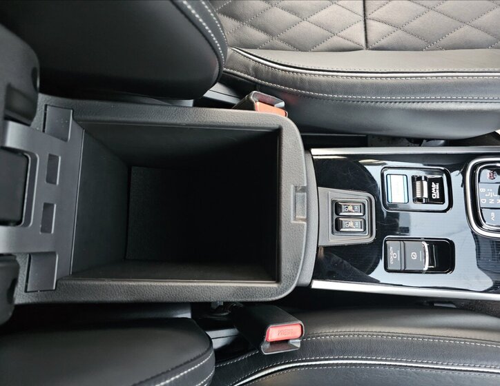 Mitsubishi Outlander 42