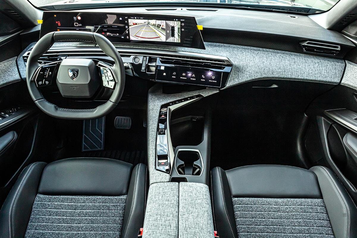 Peugeot 3008 SUV 1,2 l 107 kw