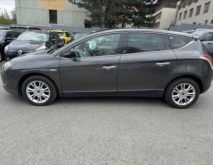 Lancia Delta Hatchback 2,0 l 121 kw