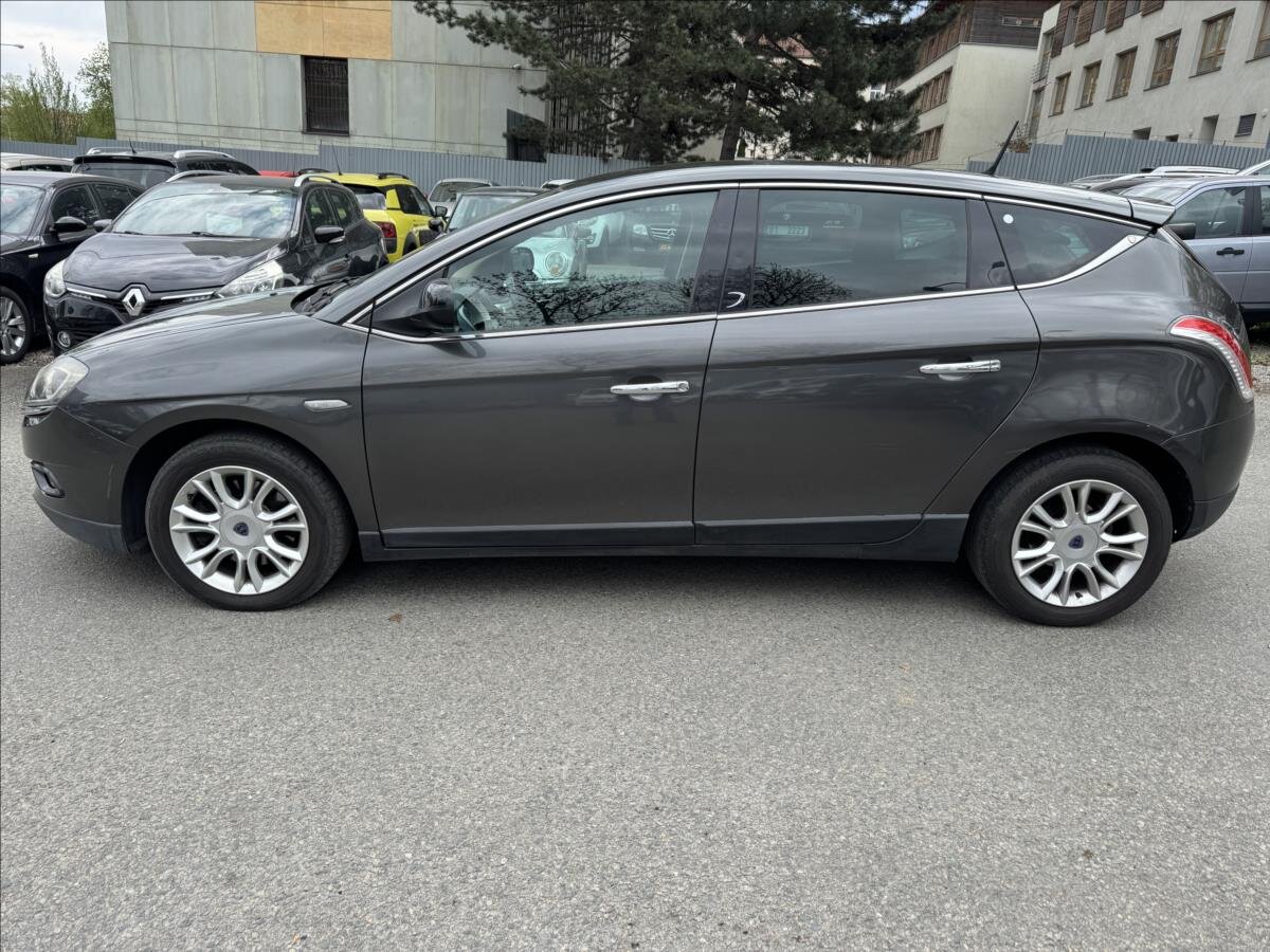 Lancia Delta Hatchback 2,0 l 121 kw